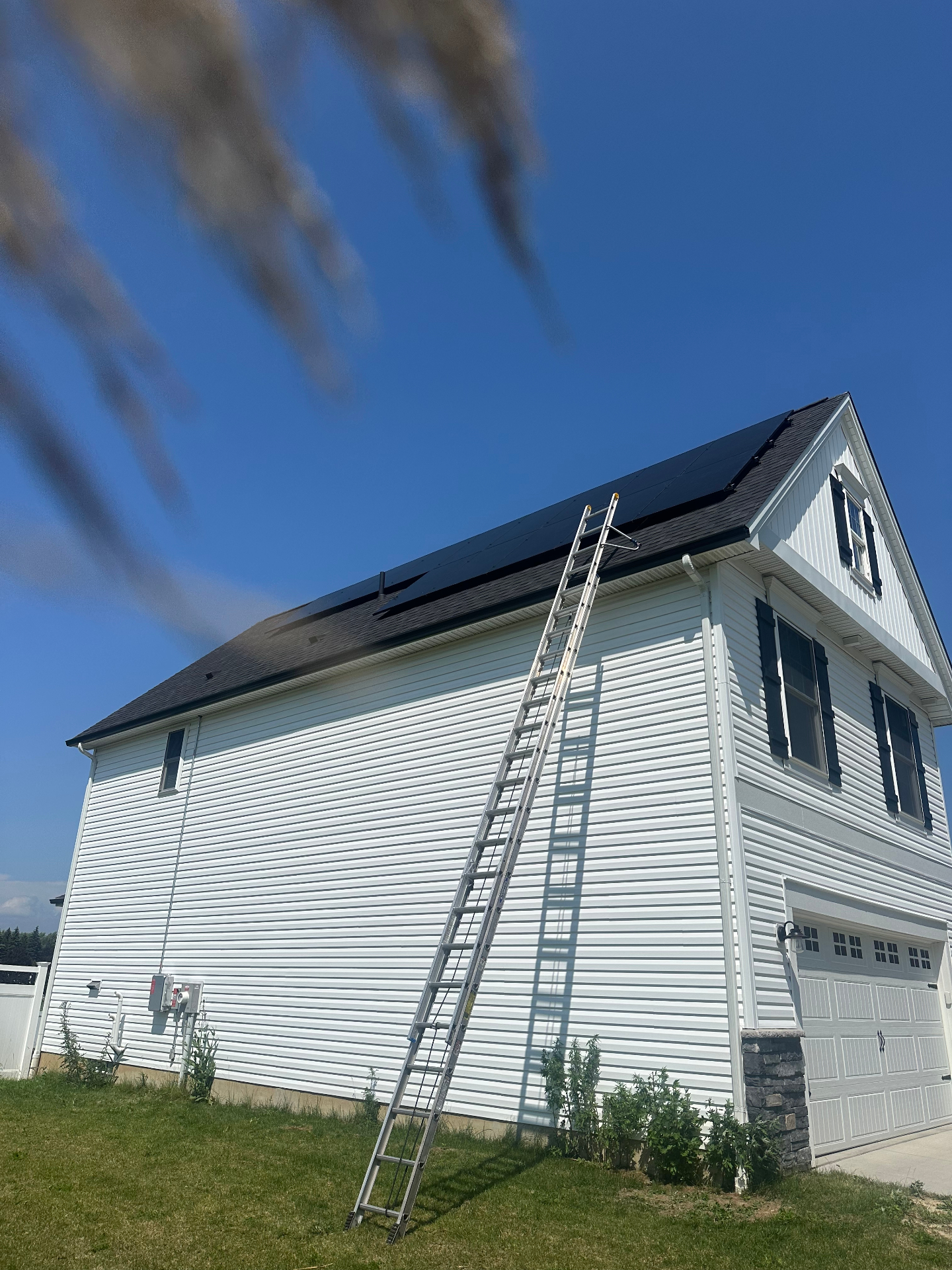 Side roof array with full black solar panels